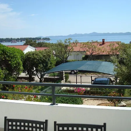 アパート Diva Punta Skala ペトルチャネ