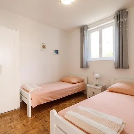 アパート Diva Punta Skala *